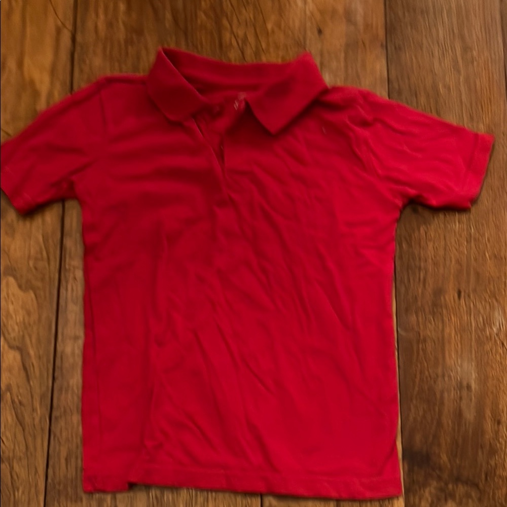 Sz 6/7 (S) Kids Red polo. Excellent condition very soft.